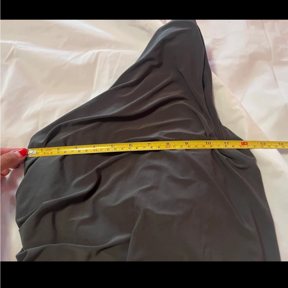 House of CB London Riccarda Draped Dress - Picture 6 of 9